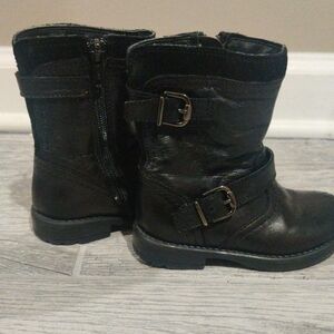 Pat & Ripaton Black Buckle Ankle Leather Boots